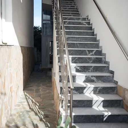 Musses House Апарт-отель Неа-Врасна