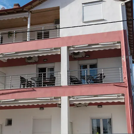 Musses House Βρασνά