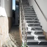 Musses House מלון דירות Vrasná