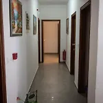 מלון דירות Musses House 4*
